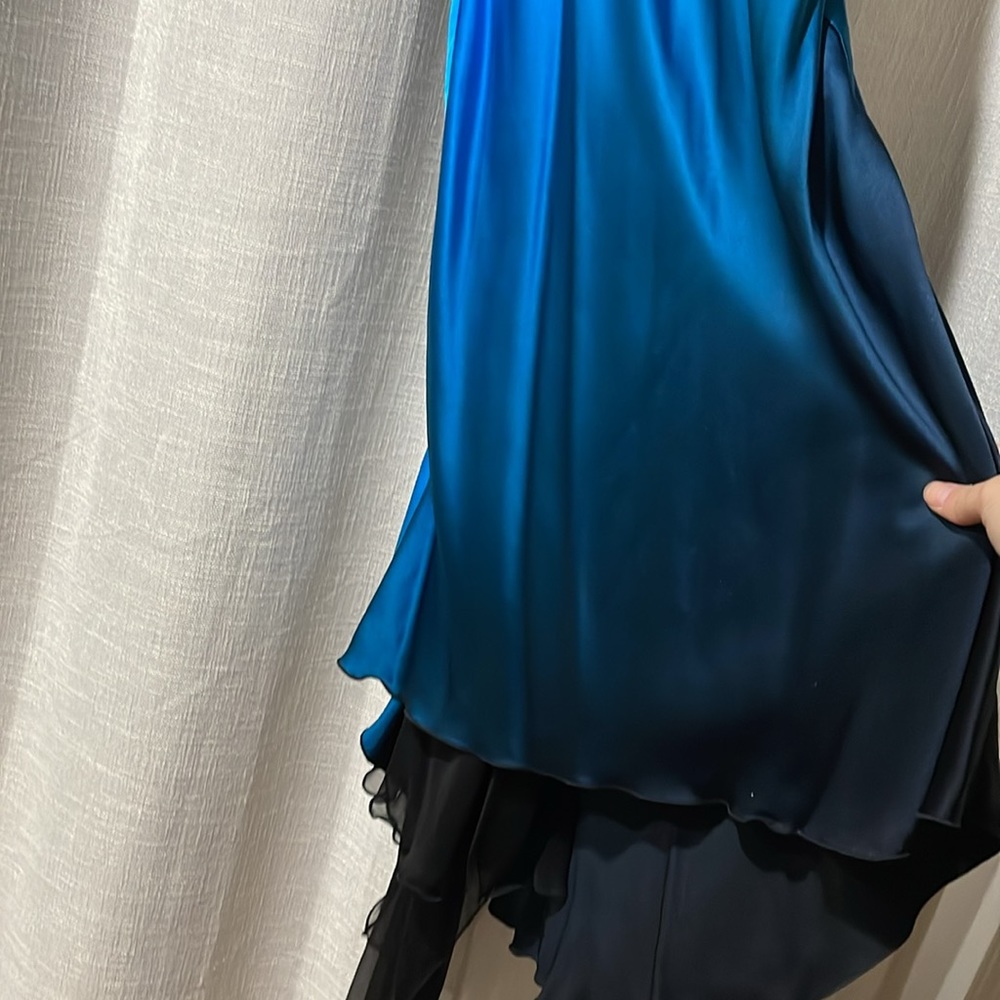 Cache Dress - Picture 3 of 6